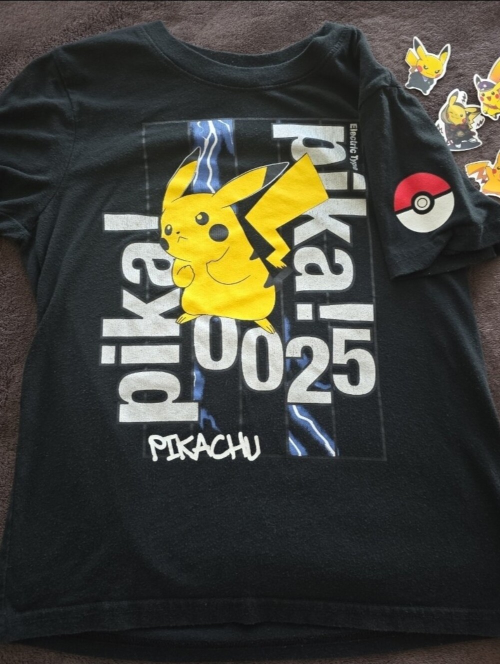 Pokémon Pikachu 0025 Graphic Tee Black M (8) + 4 FREE Stickers Bundle